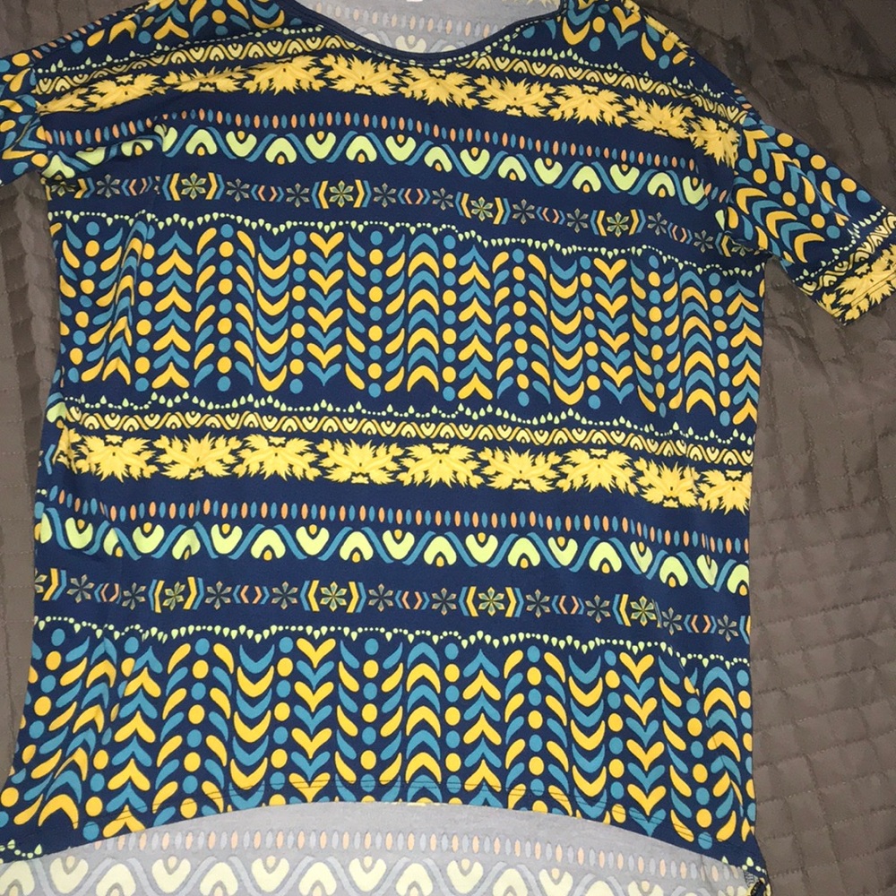❤️LulaRoe Irma (I think)Top. Size XS. New w/o Tag